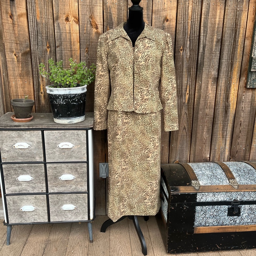 Karin Stevens size 10 sleeveless dress and matching jacket 2226